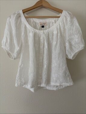 Universal Thread White Embroidered Button-Front Puff Sleeve Top - Women